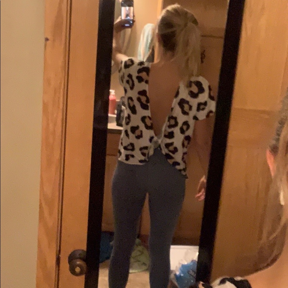 Open Back Flow Top - Picture 2 of 2
